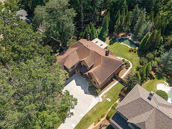 2nd image of 1380 Oak Grove Dr
