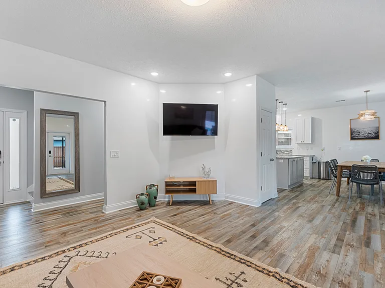321 Jase Ct — Photo 11