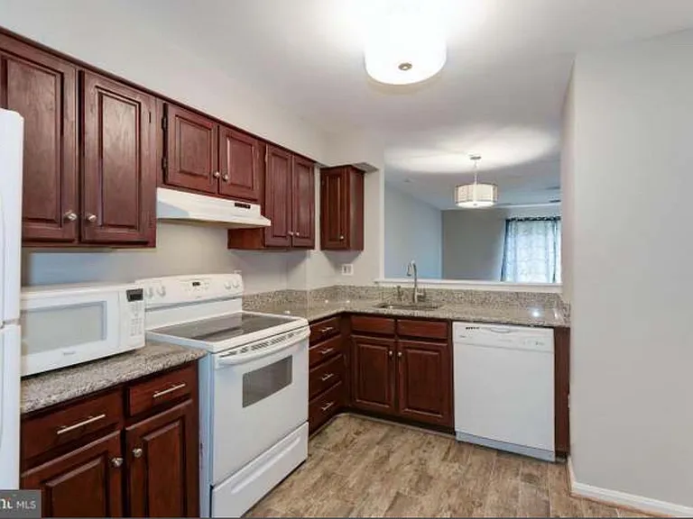 937 S Rolfe St #A — Photo 8