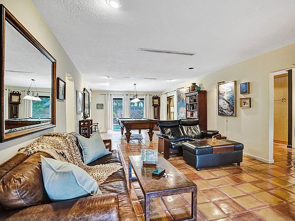 5th image of 420 NE 36th St #0