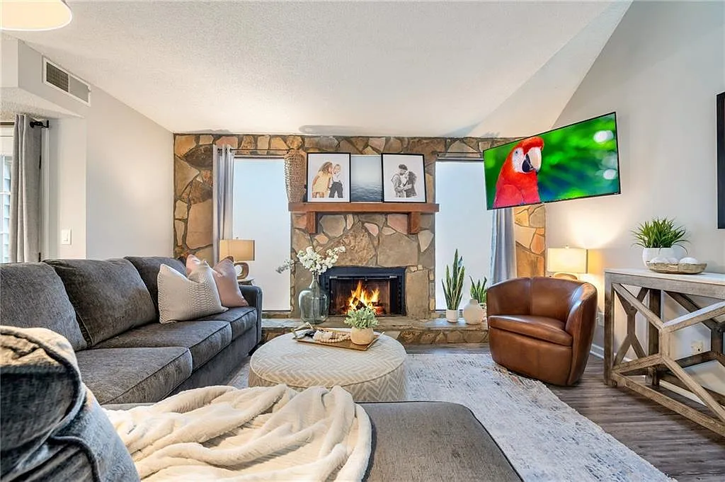2 bed, 2.5 bath, 1428 sqft, $3,950 — Photo 4