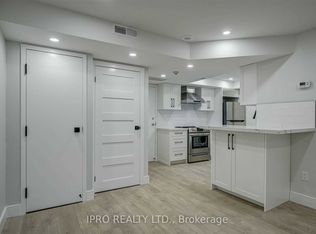 1001 Bay St #1002, Toronto, ON M5S 3A6