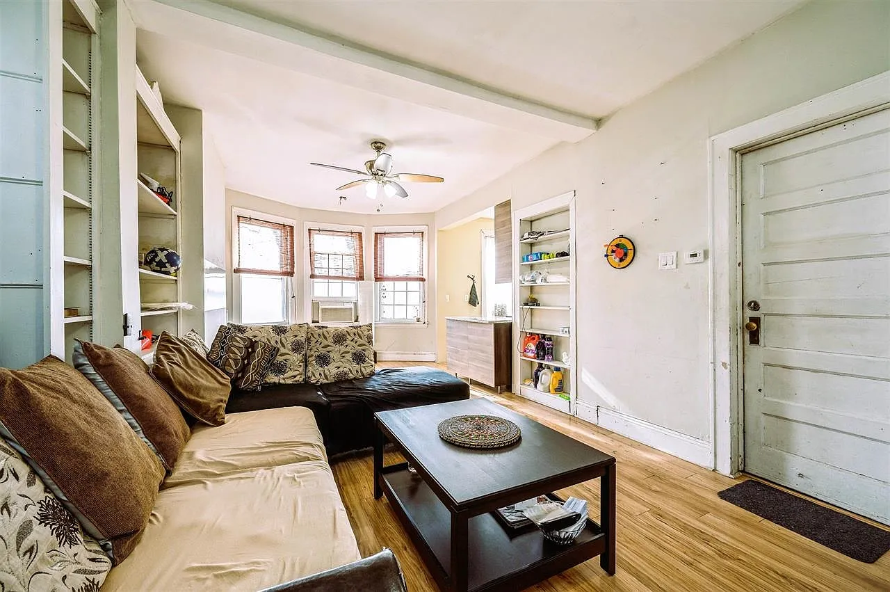 3 bed, 1.5 bath, $2,600 — Photo 4