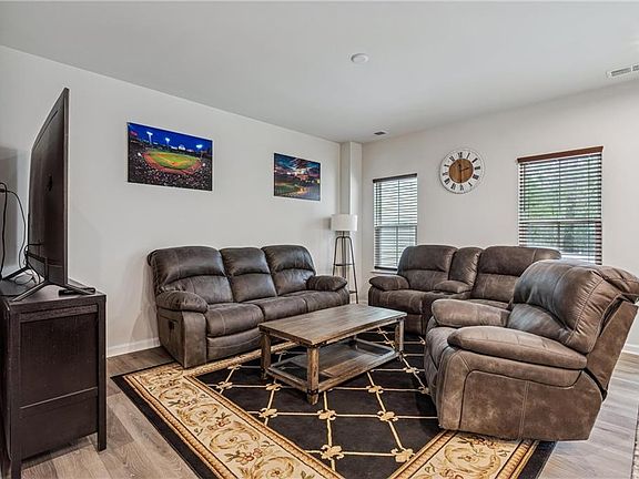 3rd image of 133 Capeside Ct