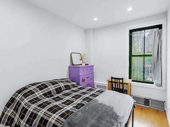 4th image of 523 E 78th St APT 4B
