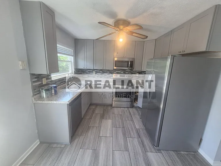 1725 Promontory Dr — Photo 5