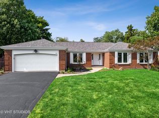 2928 White Pine Dr, Northbrook, IL