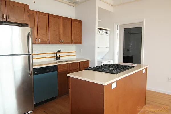 Rented by aptsandlofts.com | media 15