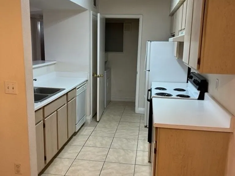 1150 N Buffalo Dr #2017 — Photo 7