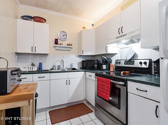 4th image of 5040 N Marine Dr APT A8
