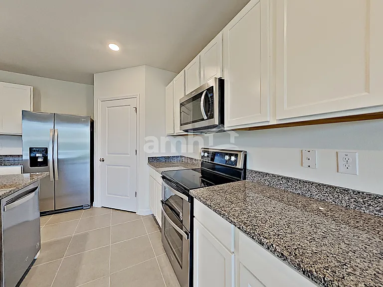 2840 Greenleaf Ter — Photo 6