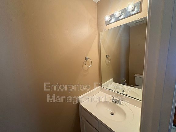 5th image of 7828 Bland Ln