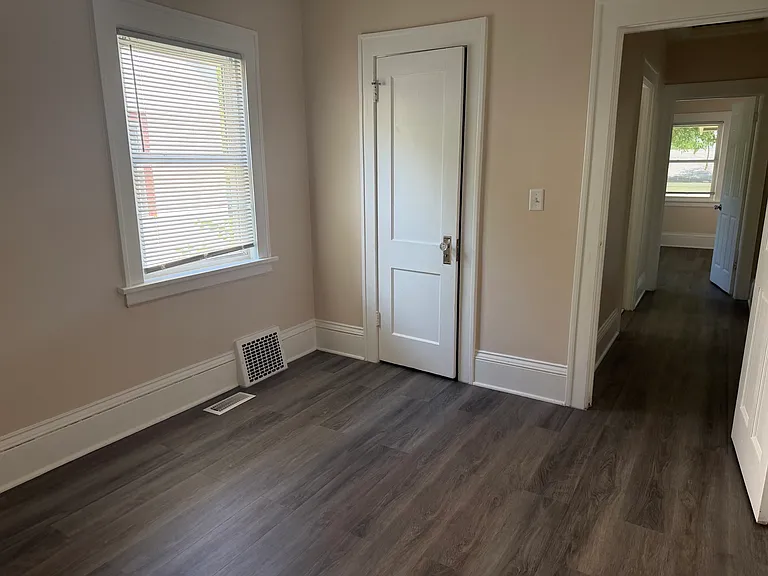1710 Newton Ave N #1710 — Photo 2