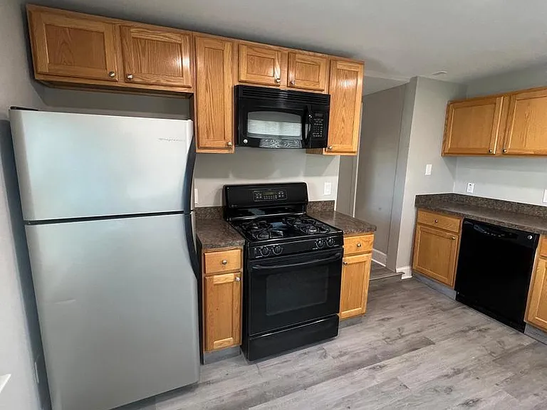 30 Spruce Ave #A — Photo 16