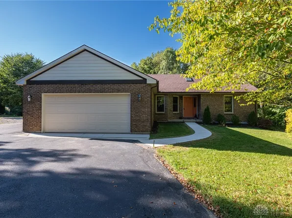 3449 Eleazer Rd, Xenia, OH 45385