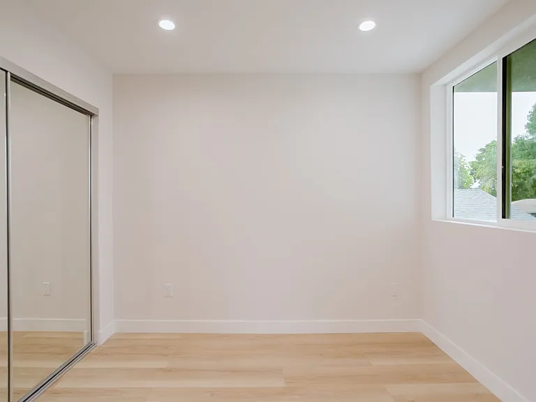 8915 Wakefield Ave — Photo 11