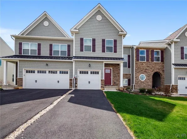 3977 Mink Rd, Emmaus, PA 18049