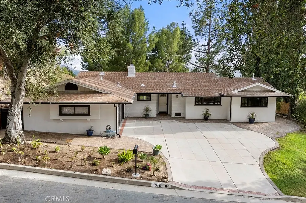 3 bed, 1793 sqft, $8,795 — Photo 2