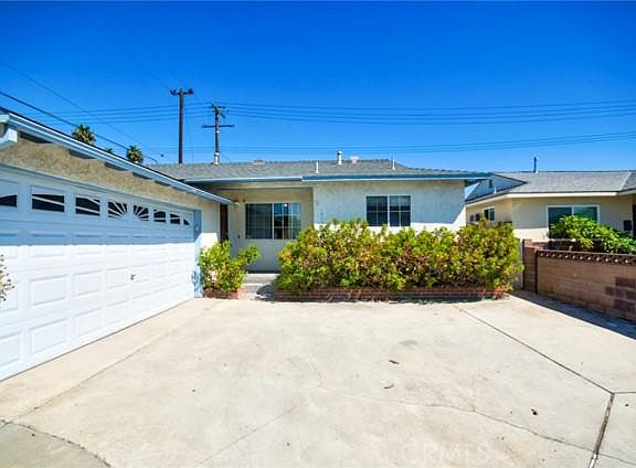 3rd image of 16112 Flallon Ave