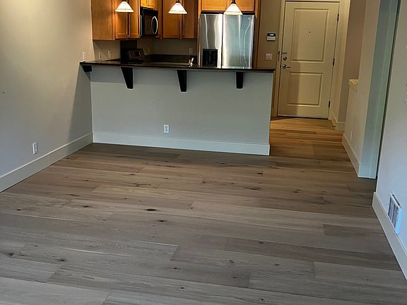 4th image of 410 NE 70th St #S204