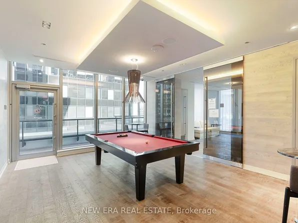 88 Scott St #2106, Toronto, ON M5E 0A9