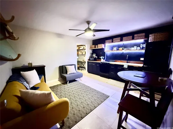 236 Liliuokalani Ave APT 204, Honolulu, HI 96815