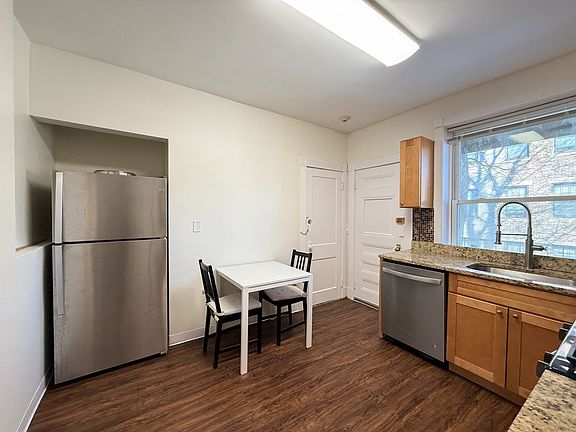 5th image of 158 Kelton St APT 4