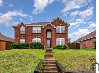 2120 Valley Falls Ave, Mesquite, TX 75181