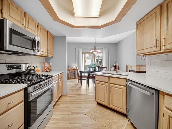 3rd image of 510 Glade Pl