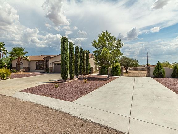 3rd image of 6080 E Farmstead Dr