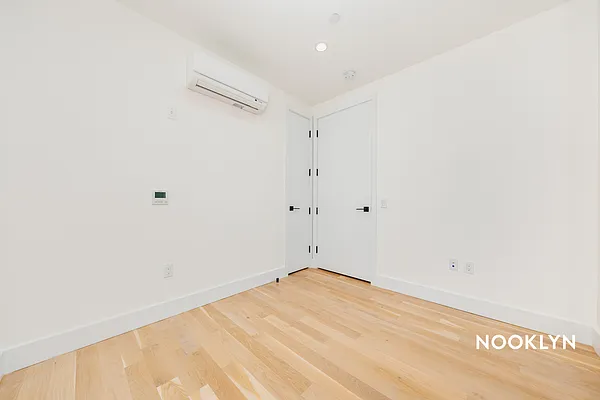 Rented by Nooklyn NYC LLC | media 19