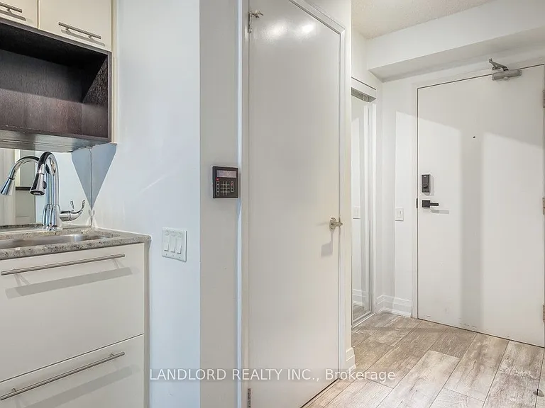 21 Carlton St #1408 — Photo 17