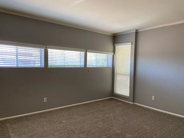2693 E Oakleaf Dr — Photo 13