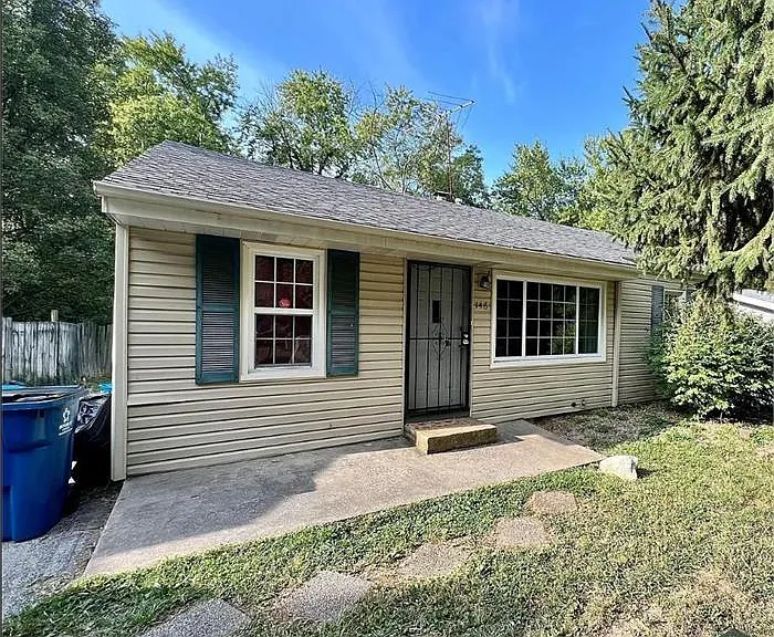 146 Flora Dr — Photo 1