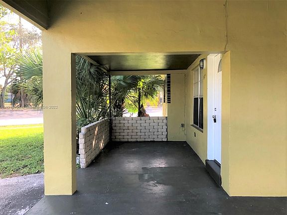 2nd image of 871 NW 35th Ave #871