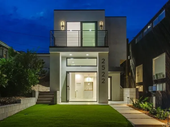 2522 Chalcedony St, San Diego, CA 92109