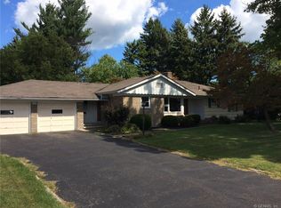 240 Arlidge Dr, Rochester, NY 14616