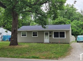 112 S Scottswood Dr, Urbana, IL
