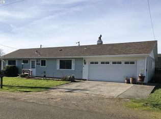 906 Williams Ave, Tillamook, OR 97141