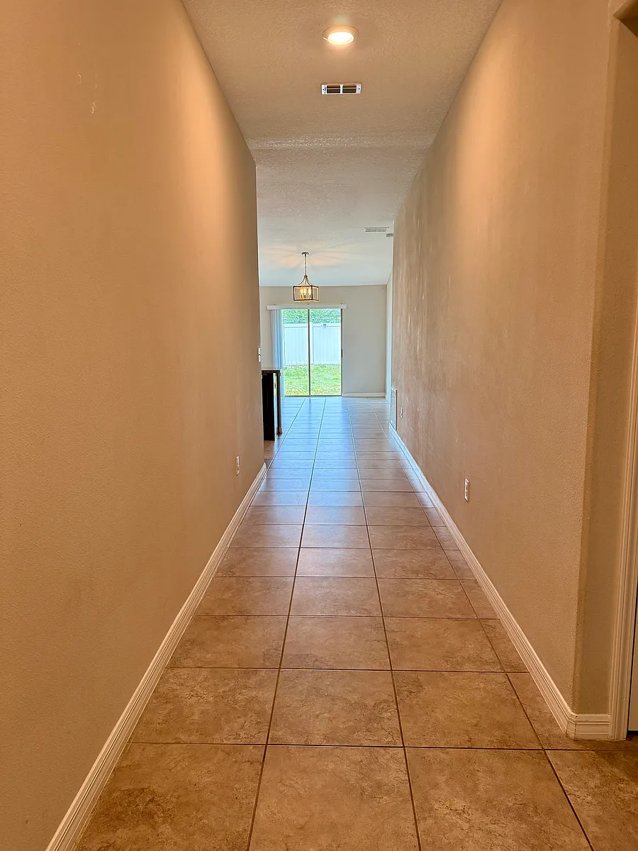 Building Photo - 10216 Bright Crystal Ave