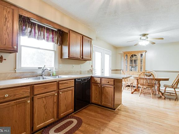 4th image of 12247 Cedarwood Dr