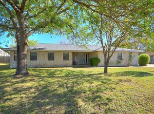 1910 Londonderry Dr, Leander, TX 78641