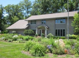 25933 Willowbend Rd, Perrysburg, OH 43551