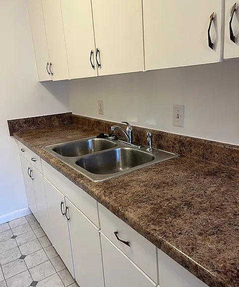 550 Harding Pl #D105 — Photo 1