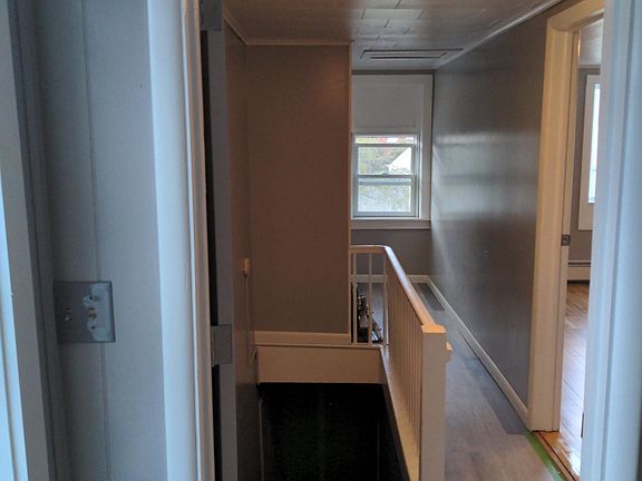 Private entryway from Pearl St