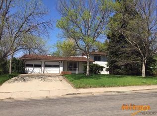 1109 N Grand Ave, Pierre, SD 57501
