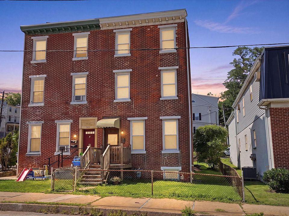 1st image of 251 E Market St