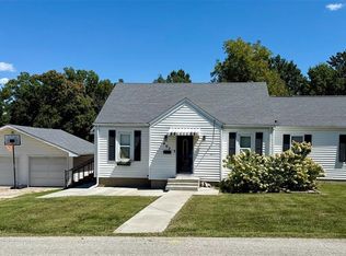 407 N High St, Bowling Green, MO 63334