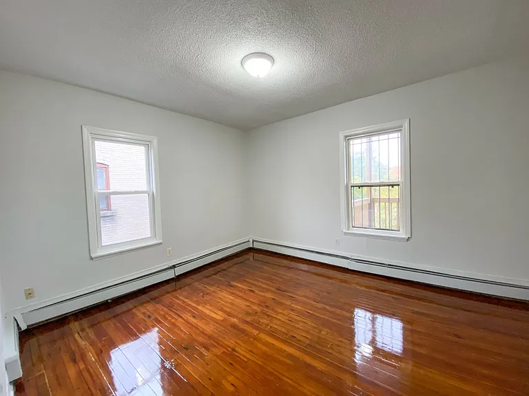 450 Barbour St — Photo 35