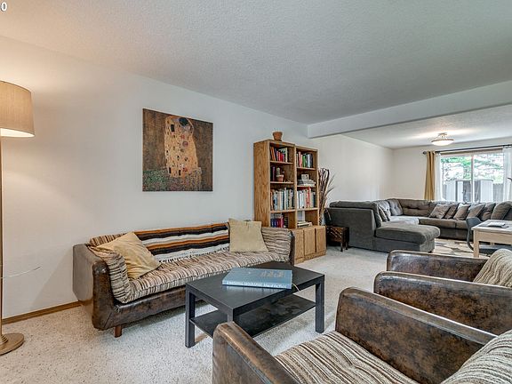 4th image of 6712 NE 75th Ave